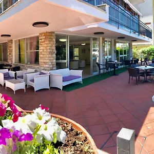 https://hotel-naica.riccione-hotels.org